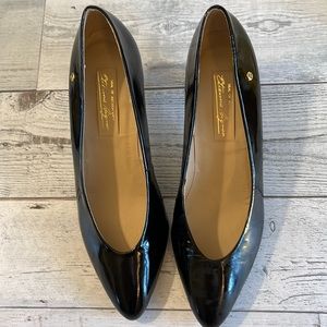 Etienne Aigner black size 8 womens pumps.